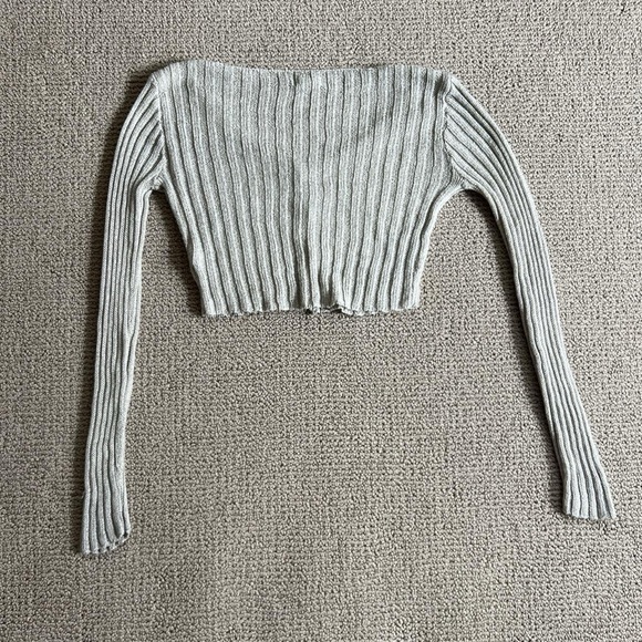 long sleeve crop top - Picture 2 of 4